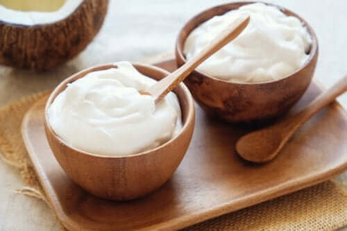 O iogurte grego é um probiotico que pode ajudar a restaurar a microbiota vaginal.