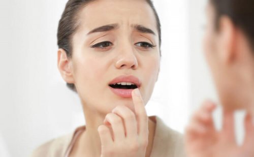 Não 10 razões para remover a maquiagem todas as noites pode gerar reações na pele