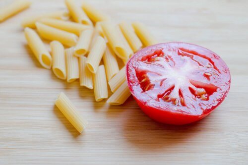 Massa com tomate