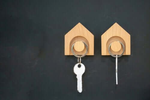 Ganchos com chaves em forma de casa