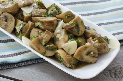 Prato com champignons
