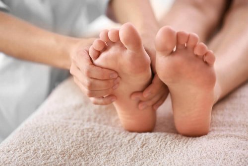 Massagem nos pés