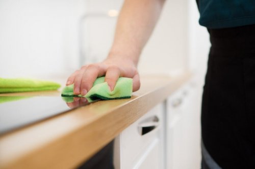 Como fazer um limpa móveis caseiro com 3 ingredientes