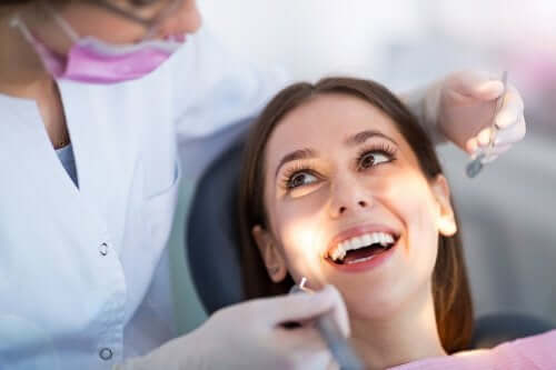 Mulher no dentista