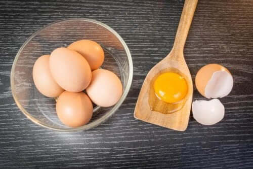 Tratamento capilar à base de ovos
