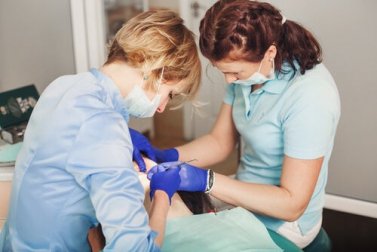 Cuidados após a extração dos dentes do siso
