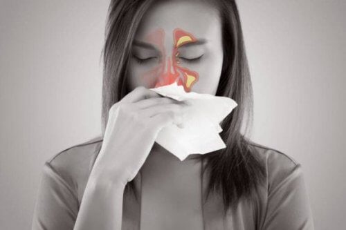 Mulher com sintomas de sinusite