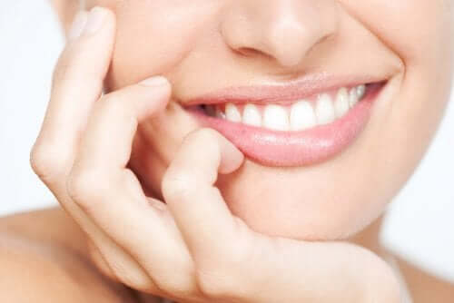 Sorriso branco e bonito