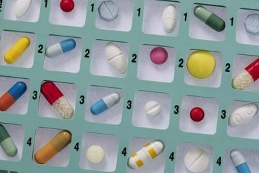 Por que a automedicação com antibióticos é perigosa?