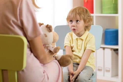 Atraso no desenvolvimento da linguagem: tipos, sintomas e causas