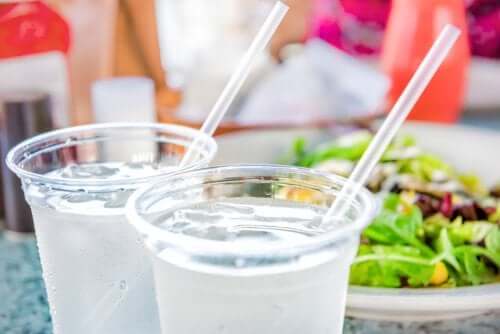 Canudos de plástico