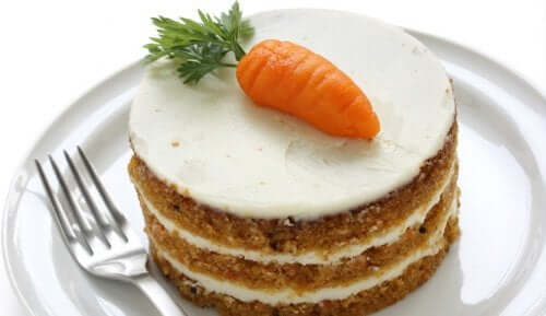 Maneiras fáceis de fazer bolo de cenoura