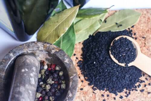 Propriedades do cominho negro