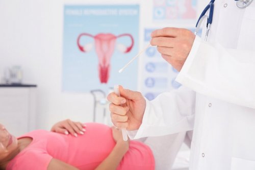 O que pode causar corrimento vaginal na gravidez e como tratá-lo