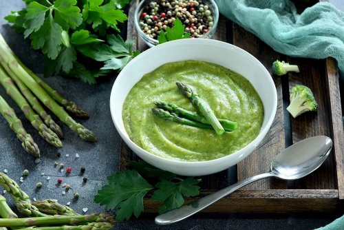 Receita de creme de aspargos leve e deliciosa