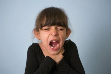 Engasgo em crianças: o que fazer e como prevenir?