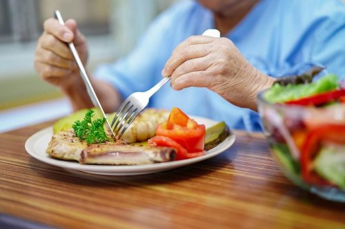 O que a dieta para pacientes com câncer de mama deve incluir?