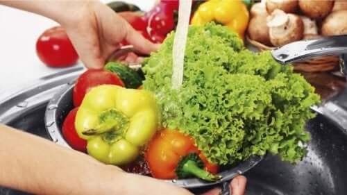 Higienizar frutas e legumes