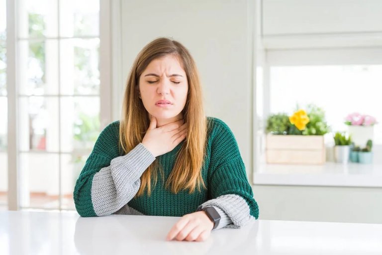O que você pode fazer para acalmar uma irritação na garganta