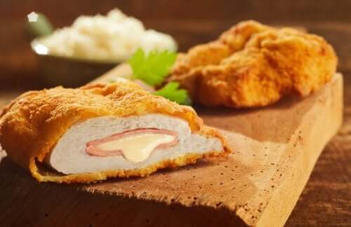 Peito de frango à milanesa recheado