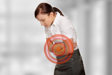 4 remédios à base de ervas para tratar a barriga inchada