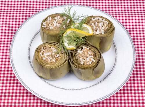 Alcachofras recheadas com arroz