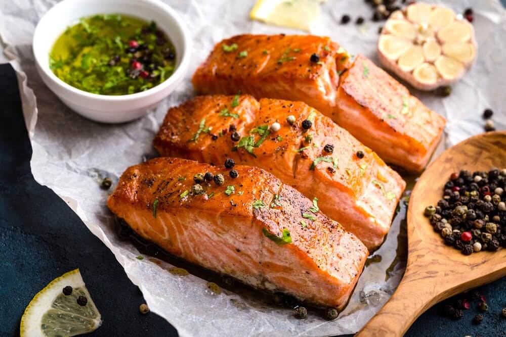 Benefícios de consumir salmão