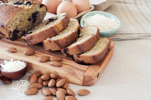 Como fazer um delicioso pão de coco e amêndoas
