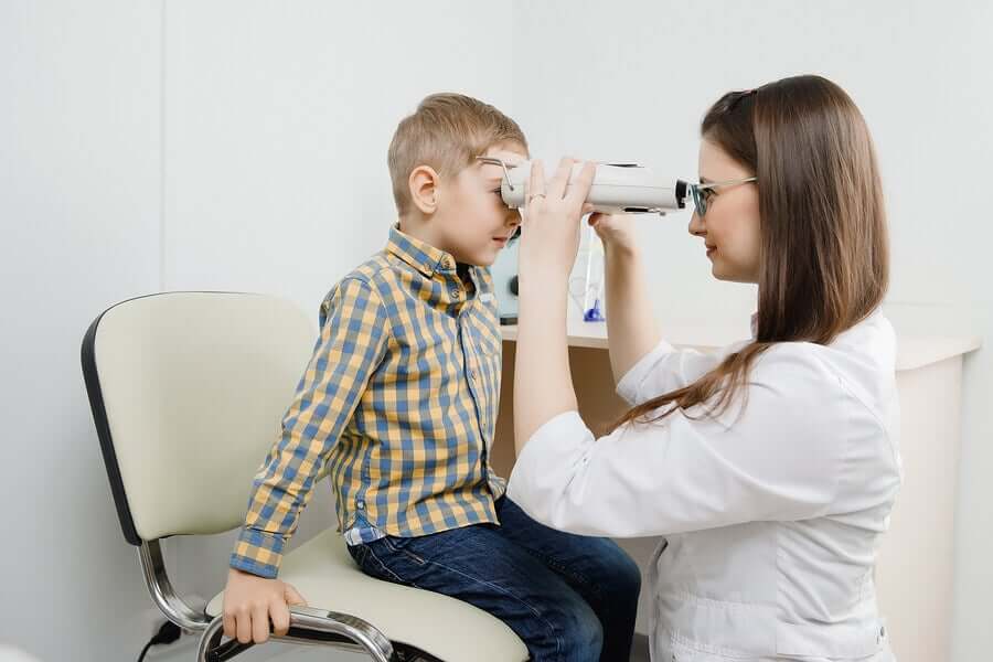 Retinoblastoma: sintomas, causas e tratamento