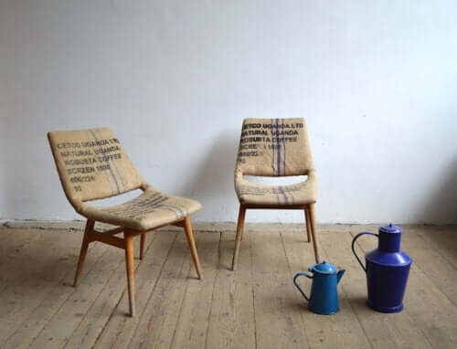 Cadeiras rústicas
