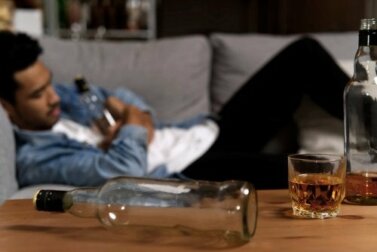 Como ajudar um parceiro alcoólatra?