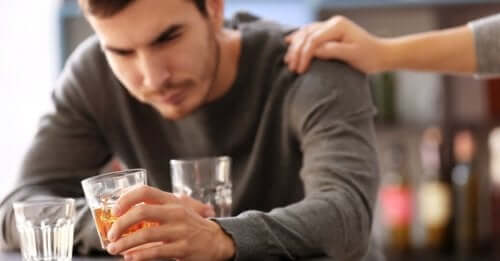 O alcoólatra deve contar com a ajuda de um profissional
