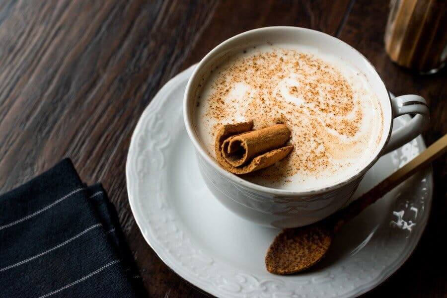 Leite com canela