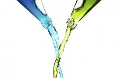 Por que você nunca deve misturar vinagre com alvejante?