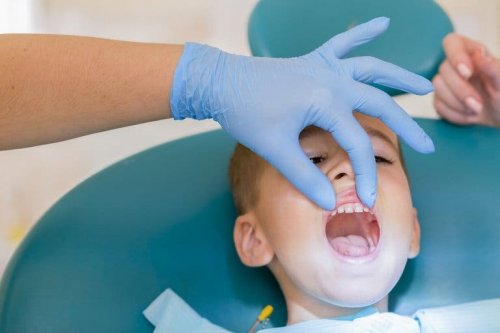 Criança no dentista