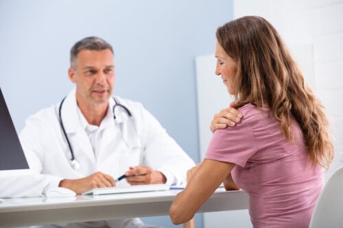 Paciente com dor no ombro