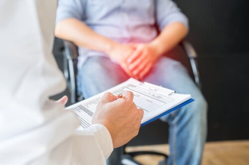 Epididimite: sintomas, causas e tratamento