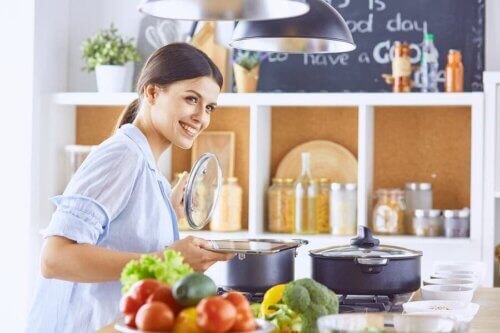 Mulher cozinhando