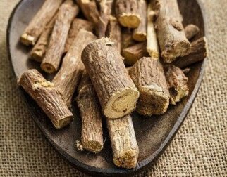 Raiz de alcaçuz: um remédio para acalmar o seu estômago