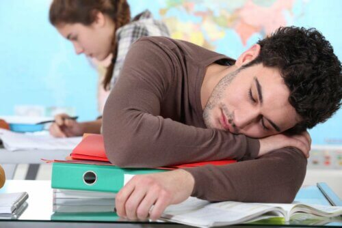 Estudante com narcolepsia