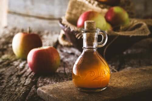 5 benefícios do vinagre de maçã de acordo com a ciência