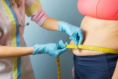 Medir a circunferência abdominal