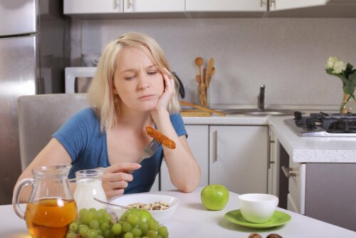 Mulher sem vontade de comer