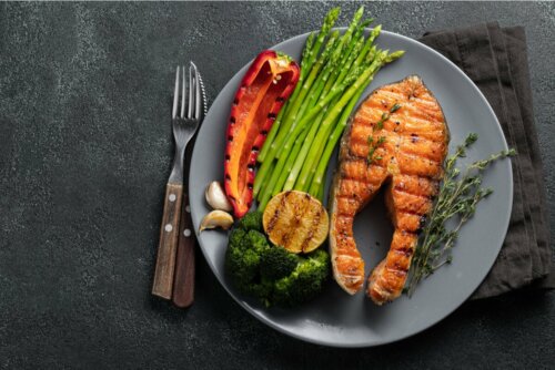 Salmão com vegetais