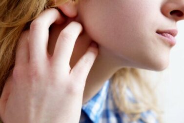 Coceira na pele ou prurido: sintomas, causas e recomendações