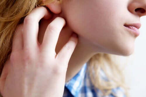 Coceira na pele ou prurido: sintomas, causas e recomendações