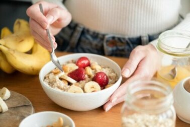 Comer aveia no café da manhã é saudável?
