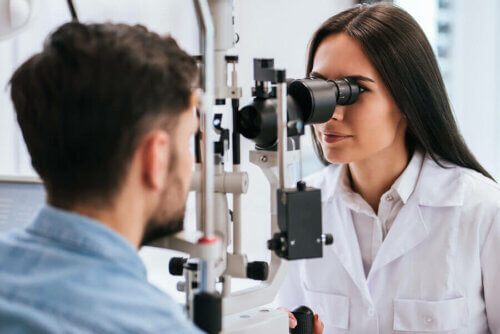 Consulta com oftalmologista
