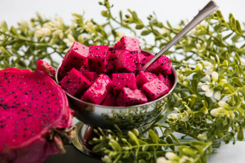 Tigela de pitaya picada