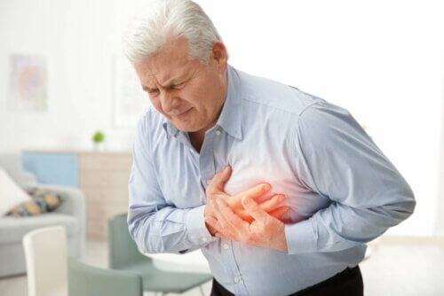 Senhor sofrendo um infarto